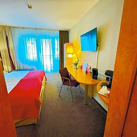 Apartmanhotel Mit Einer Kitchenette - Naehe Frankfurt-messe - Fair
